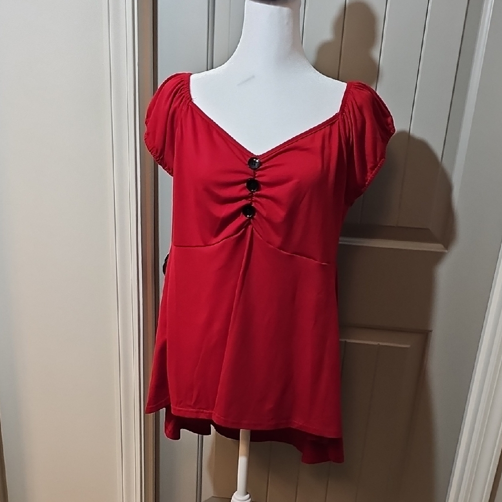 Chic Red Buttoned Blouse